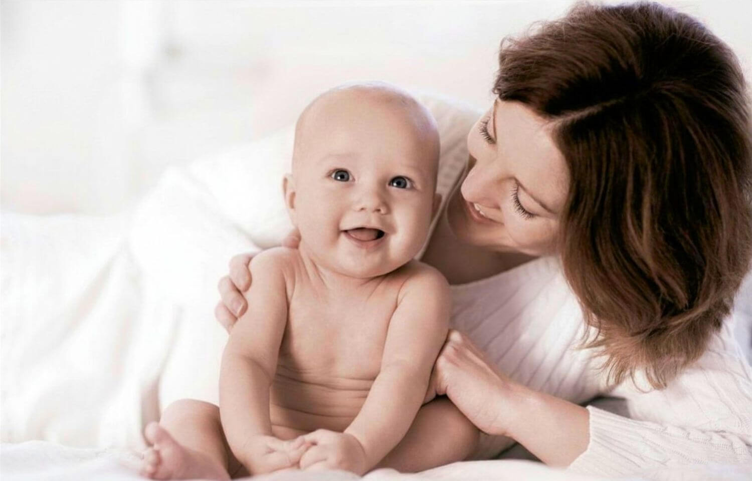 newborn essentials checklist for Australian families - what you need when bringing baby home