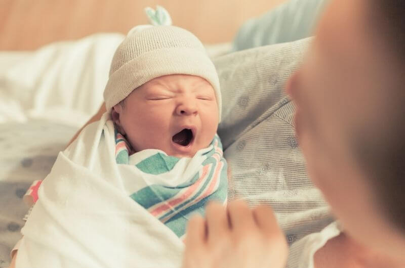 10 Bizarre facts about your newborn baby