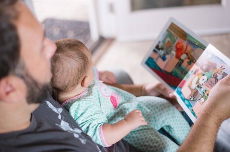 Benefits of reading to your newborn baby