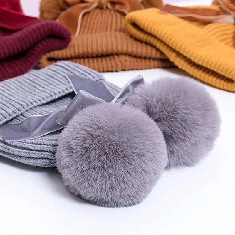 Pom Pom Bow Beanie