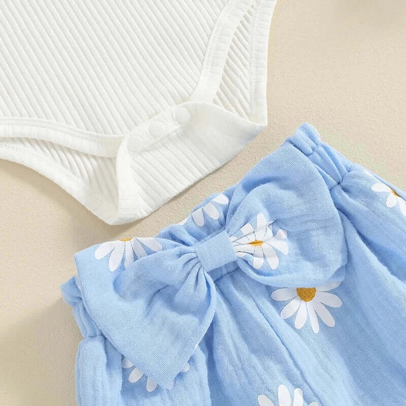 Auntie's Bestie Daisy Set | Stylish Onesie & Shorts Set - Lulu Babe