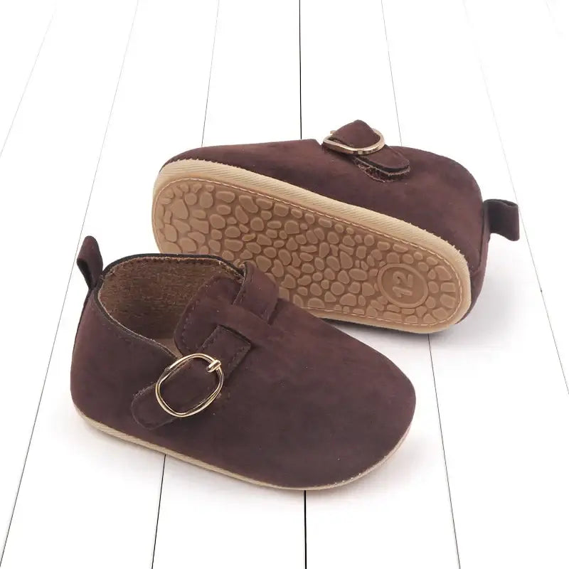 Suede baby loafers in chocolate with non-slip base